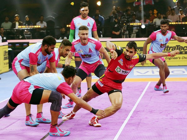 Jaipur Pink Panthers in action during Pro Kabaddi League (Image: PKL)