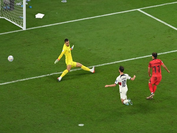 Hwang Hee-Chan scoring crucial goal for South Korea against Portugal (Image: FIFA World Cup Twitter)