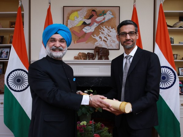 India's envoy to US Taranjit Singh Sandhu hands over Padma Bhushan to Sundar Pichai (Image Credit: Twitter/@SandhuTaranjitS)