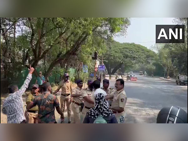 Swarajya Organization members protesting against Maharashtra Governor Bhagat Singh Koshyari in Pune (Photo/ANI)