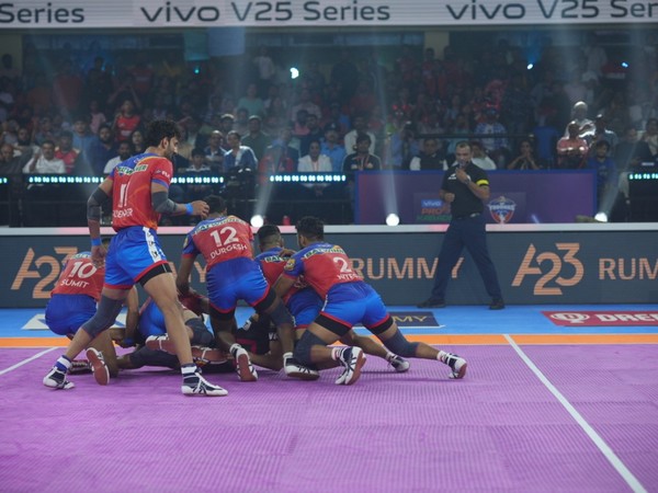 UP Yoddhas in action during Pro Kabaddi League (Image: PKL)
