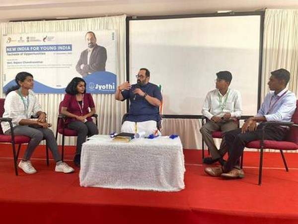 MoS Rajeev Chandrasekhar addressing students at the Jyothi Engineering College, Thrissur, Kerala, on Saturday (Photo: pib.gov.in)