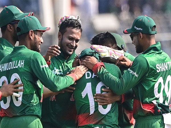 Shakib Al Hasan celebrating with his team. (Photo- ICC)