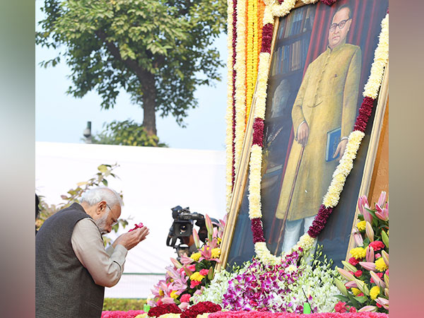 PM Modi paying tribute to Dr BR Ambedkar (Photo/Twitter@narendramodi)