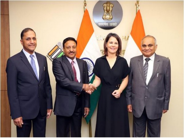 German Foreign Minister with CEC and other ECs (Photo:ECI)