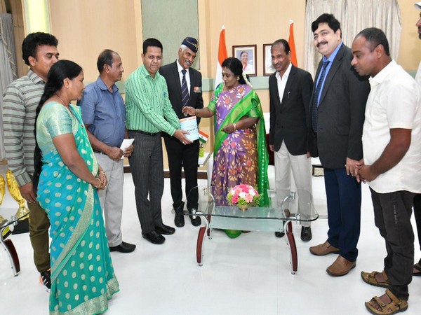 Telangana Governor Tamilsai Soundararajan donating for the Armed forces flag day fund (Photo/ANI)