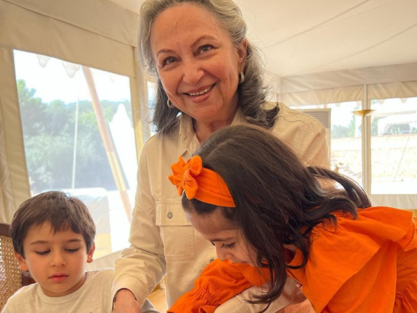 Sharmila Tagore with Taimur and Inaaya