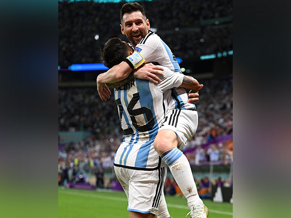 Lionel Messi celebrating with Molina. (Photo- FIFA WC Twitter)