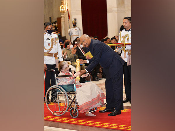 Sulochana Chavan being conferred with Padma Shri Award by former President Ram Nath Kovind in March this year. (File Photo/ANI)