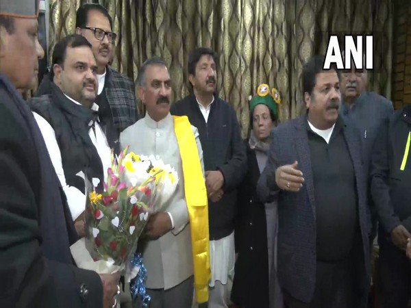 Sukhvinder Singh Sukhu with other party leaders