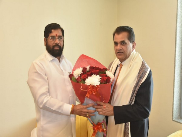 G20 Sherpa Amitabh Kant with Maharashtra Chief Minister Eknath Shinde. (Photo/ANI)