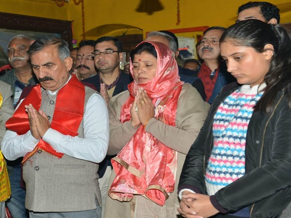 CM Sukhu with wife and daughter, (Photo/ANI)