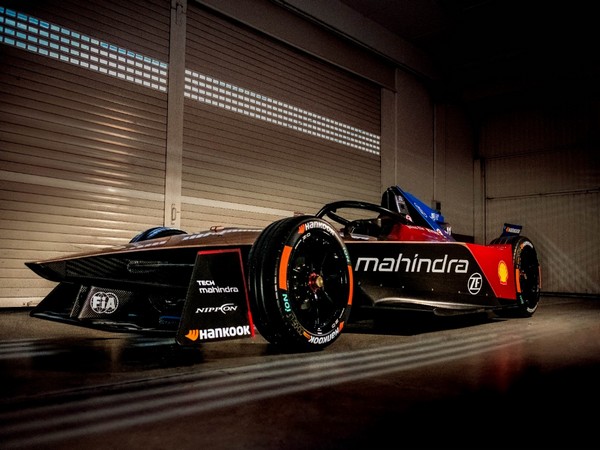 Mahindra Racing after unveiling livery (Image: Mahindra Racing team)
