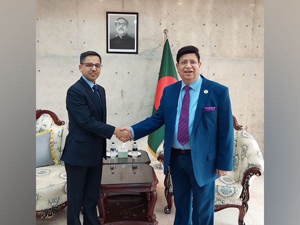Indian High Commissioner Pranay Kumar holds meeting with Bangladesh Foreign Minister AK Abdul Momen (Image Credit: Bangladesh Foreign Ministry)