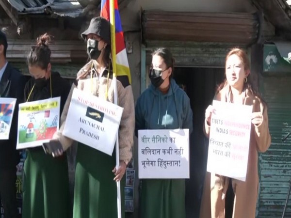 Tibetan Rufugees hold protest against China (Photo/ANI)