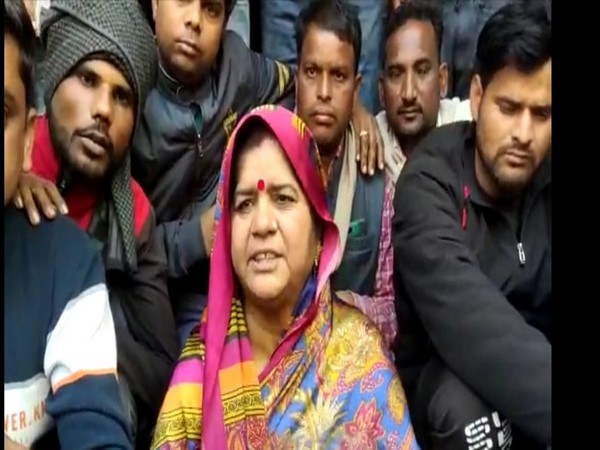 Former minister Imarti Devi protesting along with relatives of the youth (Photo/ANI)