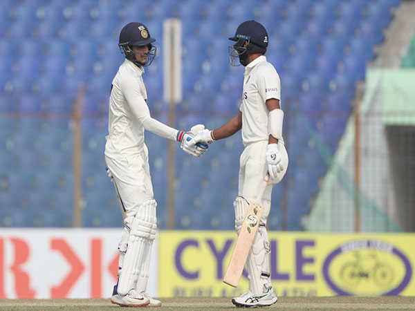 Gill, Pujara share 70-run stand (photo; Twitter@BCCI) 