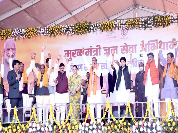 MP CM Shivraj Singh Chouhan and Union Minister Jyotiraditya Scindia at the event. (Photo/CMO)