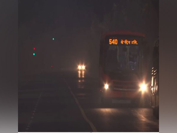 Delhi AQI remained 'very poor' on Sunday