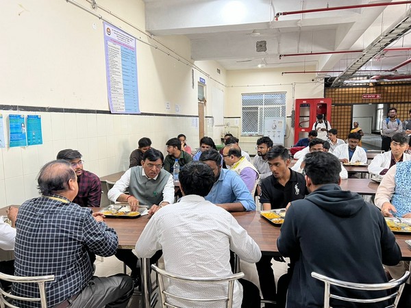 Union Health Minister Mansukh Mandaviya interacted and had lunch with medical students of AIIMS Bibinagar in Telangana (Photo/ANI)