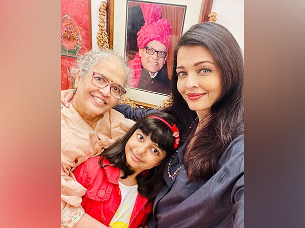 Aishwarya Rai with her mother and daughter (Image Source: Instagram)