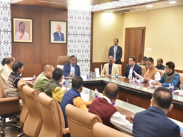 Assam CM holds meeting to decide future of state-run tea gardens (Image: Twitter/Himanta Biswa Sarma)