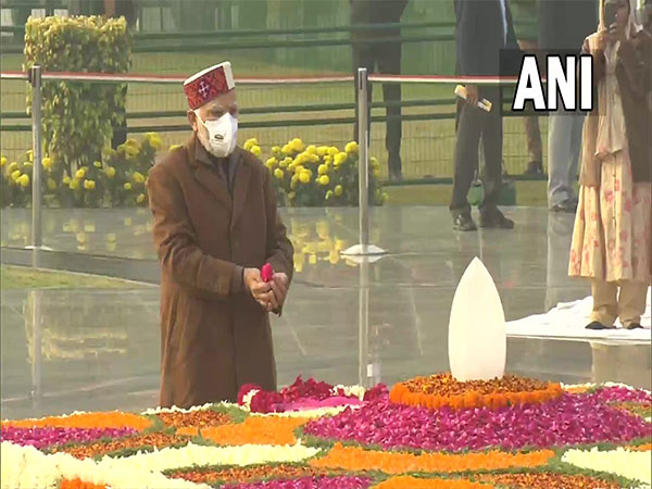 Prime Minister Narendra Modi paying tribute to Atal Bihari Vajpayee (Photo/ANI)
