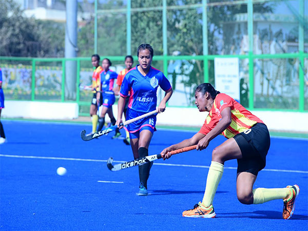 Players in action during day-4 of Khelo India Youth Games 2022 Women's Under-18 (Image: Hockey India)