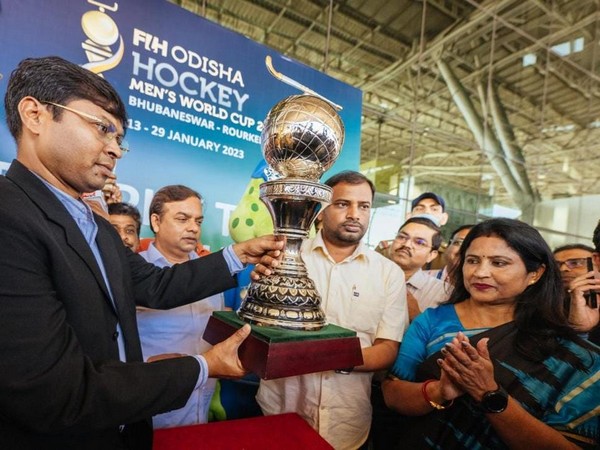 Hockey World Cup 2023 trophy being welcomed in Bhubaneswar by Hockey India President Dilip Tirkey (Image: HI)