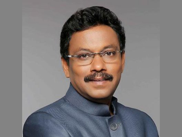 BJP leader Vinod Tawde (Image courtesy: Twitter/ @TawdeVinod)