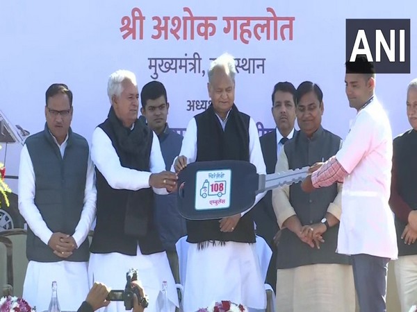 Rajasthan Chief Minister Ashok Gehlot handing over Ambulance key after flagging off 167 ambulances in Jaipur (Photo/ANI)