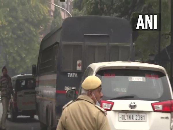 Aaftab Amin Poonawalla arrives outside CBI's CFSL in New Delhi for voice sampling test (Photo/ANI))