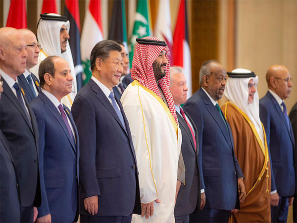 Chinese President Xi Jinping along with Saudi Crown Prince Mohammed bin Salman (Source: Twitter/ @KSAmofaEN)  