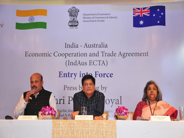 Union minister Piyush Goyal addressing industry representatives and the media in Mumbai (Image: PIB)