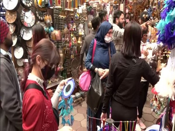 Shoppers at Janpath Market in New Delhi (Photo/ANI)