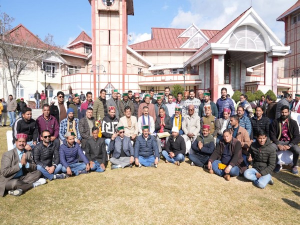Himachal Pradesh Chief Minister Sukhvinder Singh Sukhu with delegations and general public (Photo/ANI)