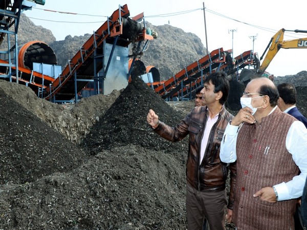 Delhi L-G Vinai Kumar Saxena at Bhalswa landfill site. (Photo/ANI)