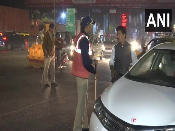 Police conduct vehicle checking campaign ahead of the New Year celebrations. (Picture from the Mulund area, Mumbai/ANI)