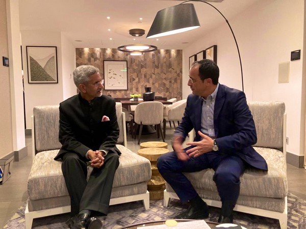 External Affairs Minister S Jaishankar with former Cyprus Foreign Minister Nikos Christodoulides (Image Credit: Twitter/@DrSJaishankar)