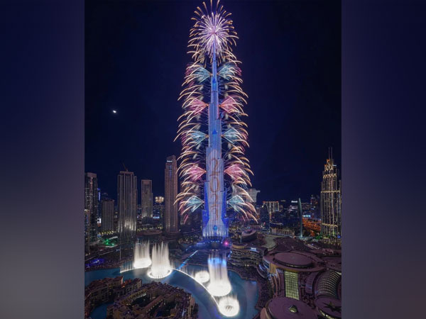 UAE welcomes New Year with bang (Image Credit: twitter/@visitdubai_AF)