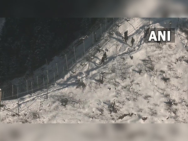 Indian Army in Uri continues patrolling in harsh winter conditions (Photo/ANI) 