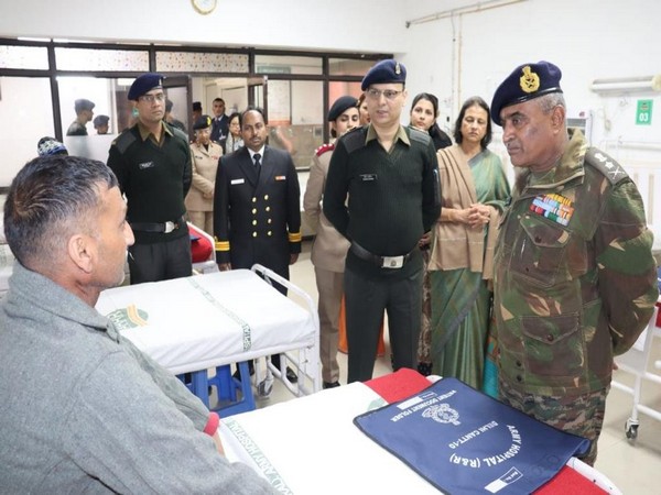 General Manoj Pande, COAS & Archana Pande, President AWWA, visited Army Hospital (R&R), Delhi Cantt (Image: ANI Photo)