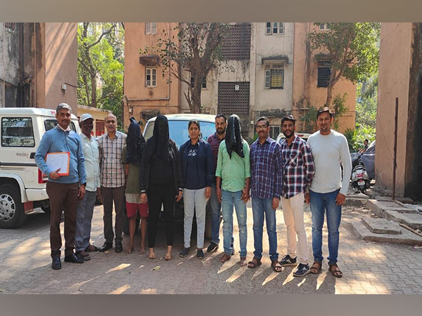 Drug peddlers arrested in Mumbai (Photo/ANI)