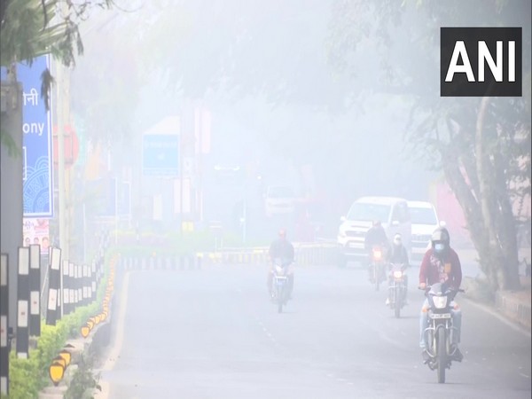 Fog engulfs Bhopal (Photo/ANI) 