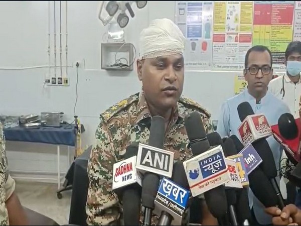 Injured SP Sadanand Kumar (Photo/ANI)