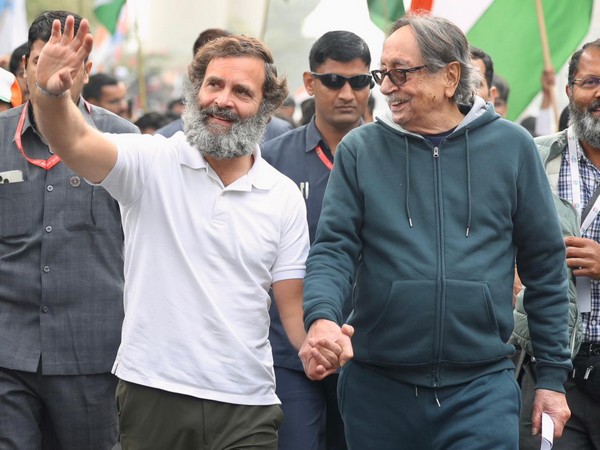 Rahul Gandhi with AS Dulat at Bharat Yodo Yatra, UP (Photo-AICC))