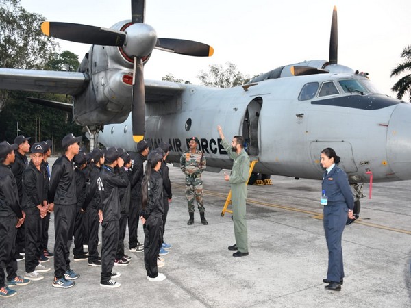 National integration tour for students kickstarts with visit to Air Force Station (Photo:ANI)