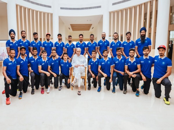 Indian Hockey team with Odisha CM Patnaik (Photo: HI Media)