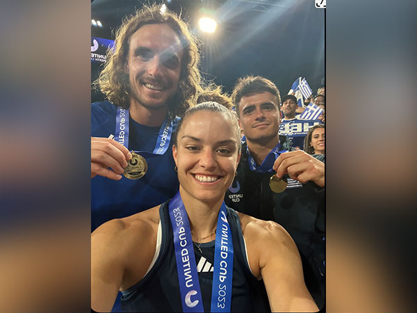 Maria Sakkari and Stefanos Tsitsipas celebrate win (Photo: Twitter@UnitedCupTennis) 