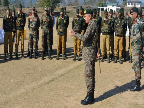 Northern Army Commander, Lt Gen Upendra Dwivedi GOC-in-C takes stock at training of Agniveers (Image: ANI photo)